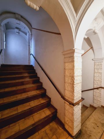 Carpentras (84200) Beau T2 renta 10% rénové avec vue