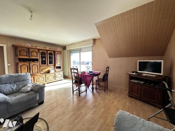 A VENDRE VANNES  - APPARTEMENT AVEC TRAVAUX - VUE DEGAGEE