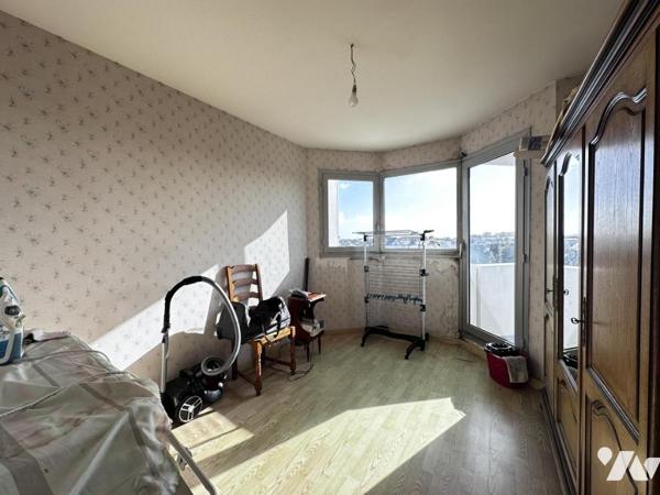 A VENDRE VANNES  - APPARTEMENT AVEC TRAVAUX - VUE DEGAGEE