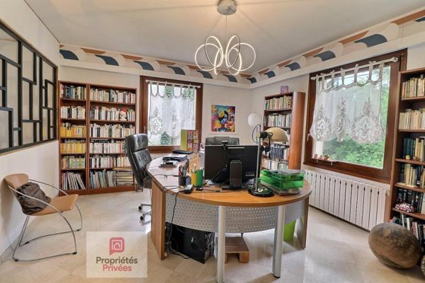 Maison familiale 5 chambres - 209 m² - Sous-sol 160 m² - Piscine - Jardin - Chauffage par Géothermie
