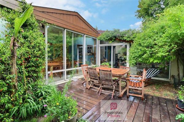 Maison familiale 5 chambres - 209 m² - Sous-sol 160 m² - Piscine - Jardin - Chauffage par Géothermie