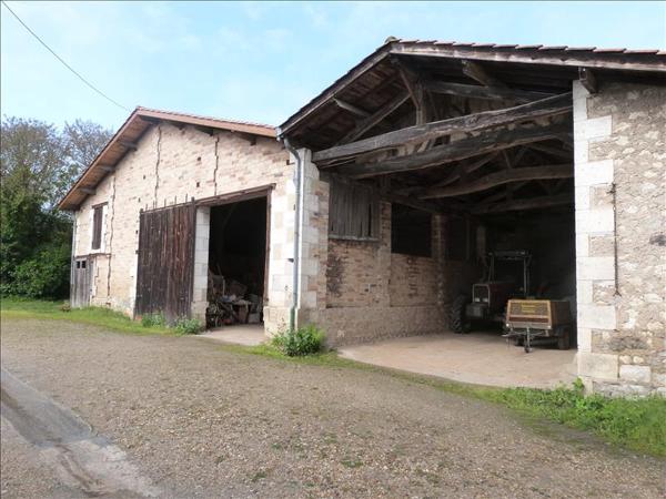 Maison à vendre |  Saint-Aigulin |  10 pièces | 220 m²