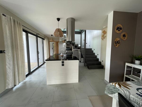 QUIBERON - Vente Maison contemporaine avec 3 chambres, garage et terrain de 825m²