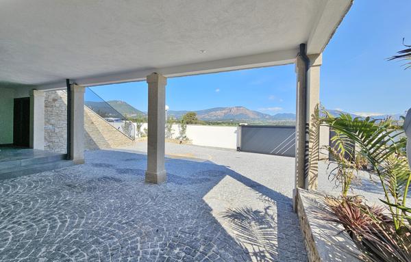 AJACCIO Mezzavia Superbe villa F4 + F2 avec piscine Ajaccio (20090)