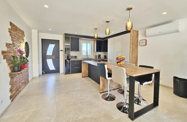 AJACCIO Mezzavia Superbe villa F4 + F2 avec piscine Ajaccio (20090)