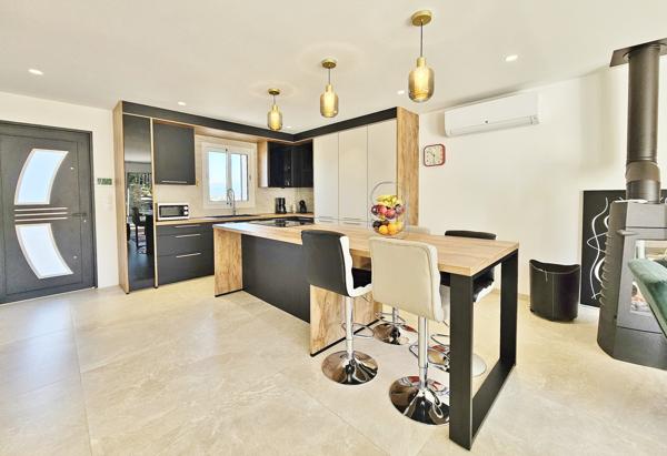 AJACCIO Mezzavia Superbe villa F4 + F2 avec piscine Ajaccio (20090)