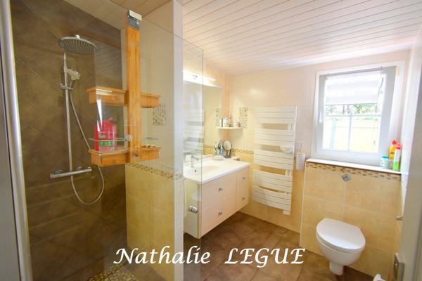 Vendée (85) entre CHALLANS et NOIRMOUTIER BEAUVOIR sur MER  Maison à vendre 8 pièces , 160 m², 4 chambres , 1 bureau ,3 WC garage terrain clos 1543m²