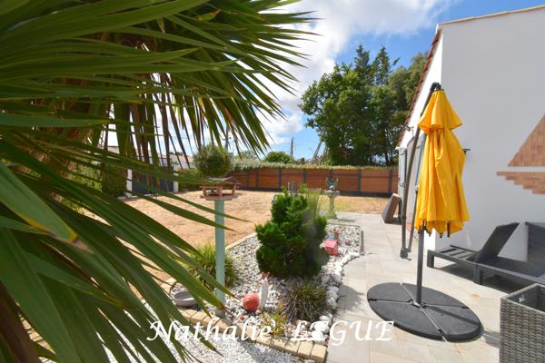 Vendée (85) entre CHALLANS et NOIRMOUTIER BEAUVOIR sur MER  Maison à vendre 8 pièces , 160 m², 4 chambres , 1 bureau ,3 WC garage terrain clos 1543m²