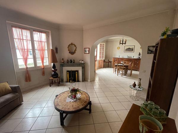 A vendre Maison fort potentiel Mont De Marsan quartier prisé 4 chambres dépendances garage