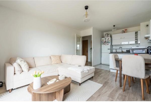 Appartement à vendre T 3 , 55 m2 a LIVRY GARGAN (93)