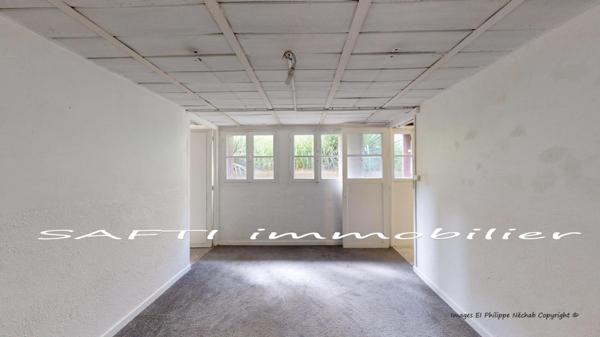 Maison non mitoyenne avec 3/4 chambres + sous-sol total / 339m2 de terrain avec garage