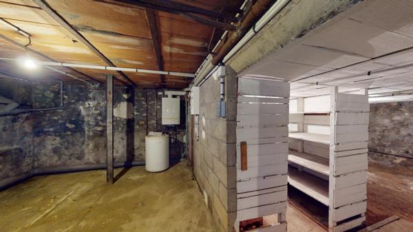 Maison non mitoyenne avec 3/4 chambres + sous-sol total / 339m2 de terrain avec garage