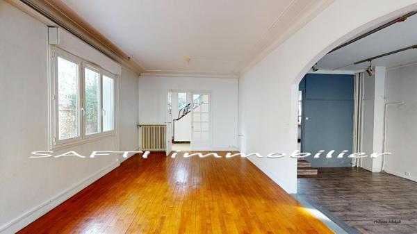 Maison non mitoyenne avec 3/4 chambres + sous-sol total / 339m2 de terrain avec garage