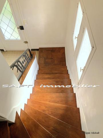 Maison non mitoyenne avec 3/4 chambres + sous-sol total / 339m2 de terrain avec garage