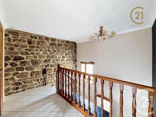 Maison à vendre  6 pièces - 174 m 2   SOUCIEU EN JARREST  - 69
