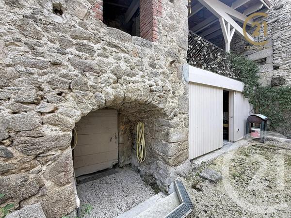 Maison à vendre  6 pièces - 174 m 2   SOUCIEU EN JARREST  - 69