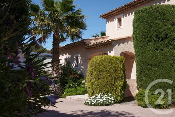 Maison à vendre  5 pièces - 150,40 m 2   LES ISSAMBRES  - 83