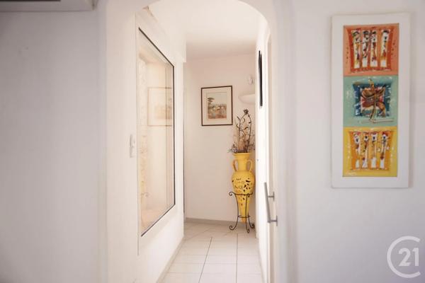 Maison à vendre  5 pièces - 150,40 m 2   LES ISSAMBRES  - 83