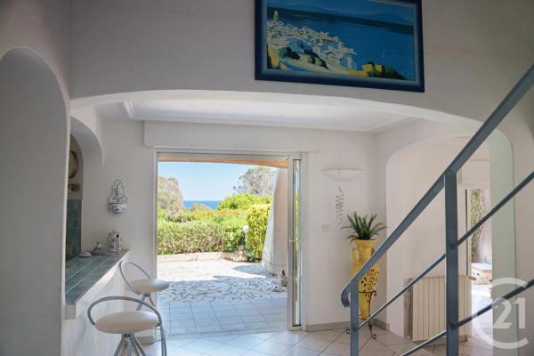 Maison à vendre  5 pièces - 150,40 m 2   LES ISSAMBRES  - 83