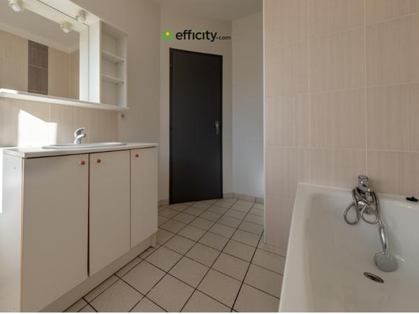Maison
         3 pièces
        - 74 m² Exclusivité 137 000 € *