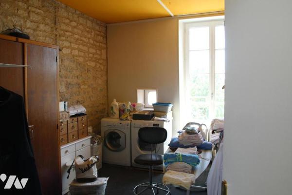 NIORT CENTRE VILLE, MAGNIFIQUE MAISON DE VILLE AVEC PISCINE ET JARDIN CLOS