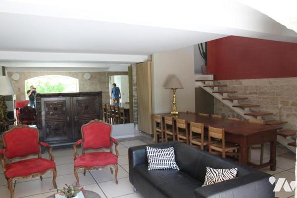 NIORT CENTRE VILLE, MAGNIFIQUE MAISON DE VILLE AVEC PISCINE ET JARDIN CLOS