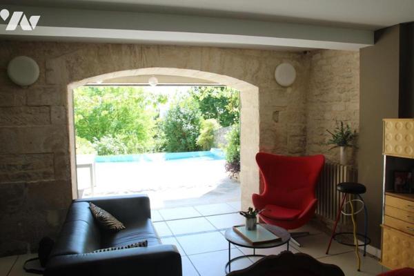 NIORT CENTRE VILLE, MAGNIFIQUE MAISON DE VILLE AVEC PISCINE ET JARDIN CLOS