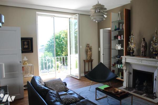 NIORT CENTRE VILLE, MAGNIFIQUE MAISON DE VILLE AVEC PISCINE ET JARDIN CLOS