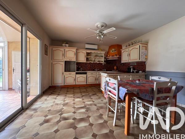 Maison à vendre 7 pièces 197,61 m² Rochefort-du-Gard