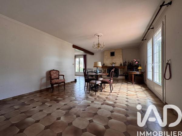 Maison à vendre 7 pièces 197,61 m² Rochefort-du-Gard