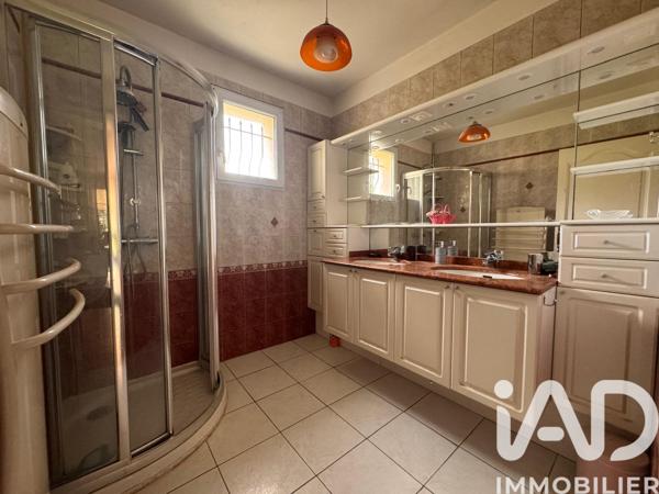Maison à vendre 7 pièces 197,61 m² Rochefort-du-Gard
