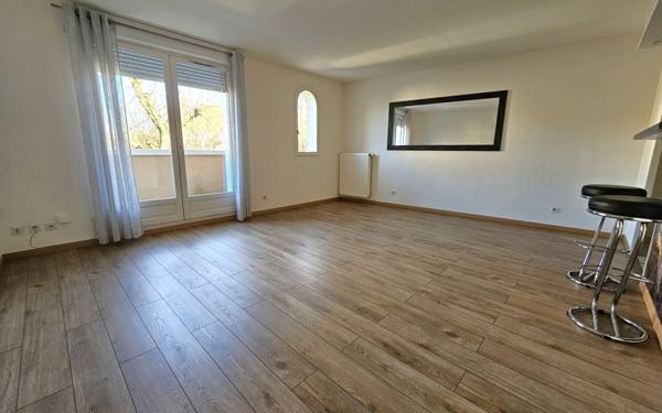 Appartement à vendre    2 pièces • 47,31 m2 Saint-Germain-lès-Corbeil