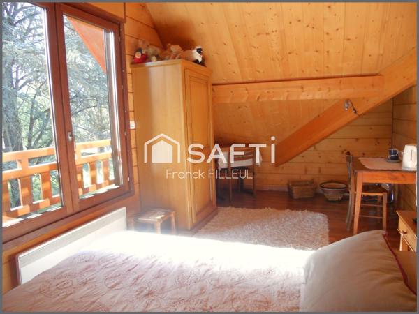 5 min sud de Limoges Splendide maison de bois