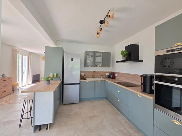 Maison
         6 pièces
        - 135 m² 350 000 € *