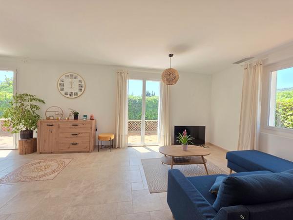 Maison
         6 pièces
        - 135 m² 350 000 € *