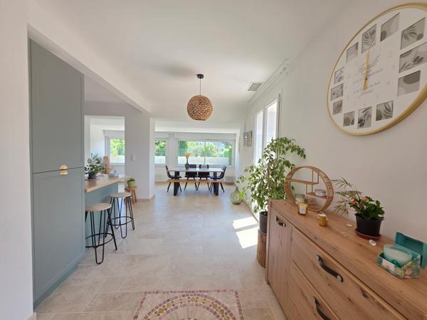 Maison
         6 pièces
        - 135 m² 350 000 € *