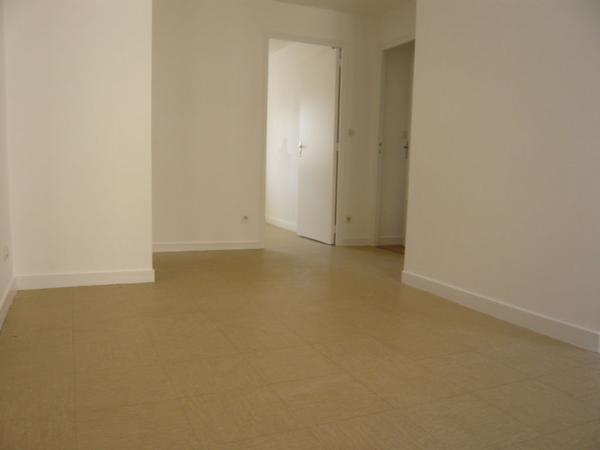 RUE BILLARD - T3 NON MEUBLE - Disponible le 01/12