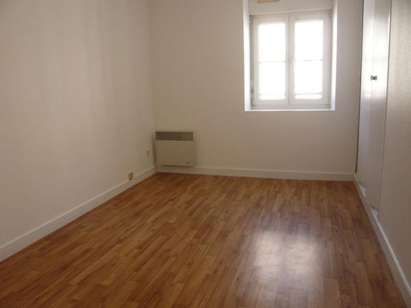 RUE BILLARD - T3 NON MEUBLE - Disponible le 01/12