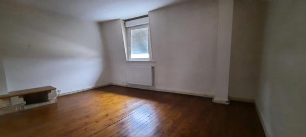 Dpt Aisne (02), A Vendre SAINT-QUENTIN CENTRE VILLE, IMMEUBLE de 470m2