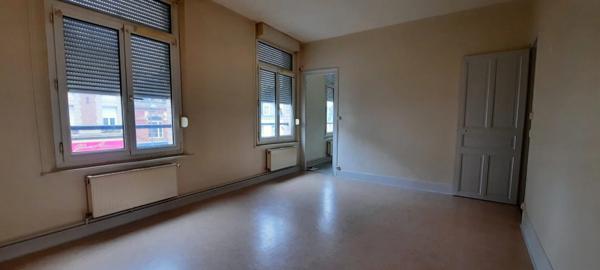 Dpt Aisne (02), A Vendre SAINT-QUENTIN CENTRE VILLE, IMMEUBLE de 470m2