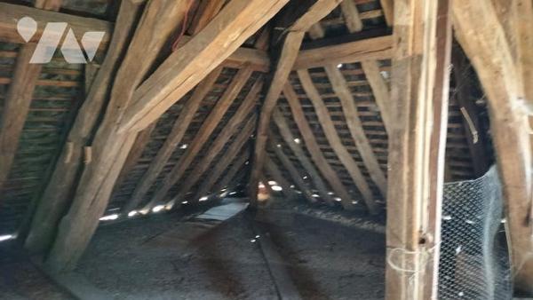 L'étude notariale GAUME vous propose cette petite maison située en plein centre de COURTENAY(Loiret)