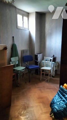 L'étude notariale GAUME vous propose cette petite maison située en plein centre de COURTENAY(Loiret)