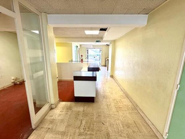 IMMEUBLE - INVESTISSEUR / BUREAUX / COMMERCE 568 m2