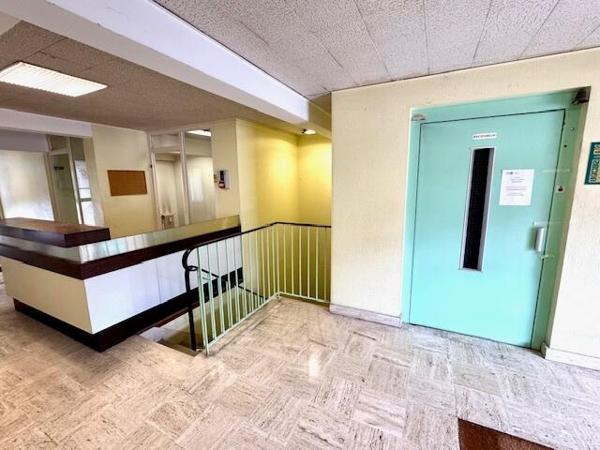 IMMEUBLE - INVESTISSEUR / BUREAUX / COMMERCE 568 m2