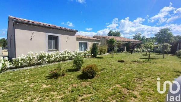 Maison à vendre 4 pièces 130 m² Saint-Saturnin-lès-Apt