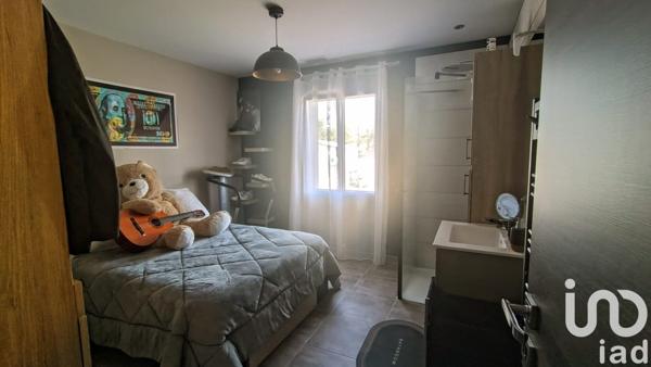 Maison à vendre 4 pièces 130 m² Saint-Saturnin-lès-Apt