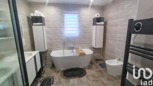 Maison à vendre 4 pièces 130 m² Saint-Saturnin-lès-Apt