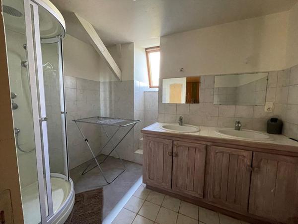 Maison traditionnelle 7 pièce(s) 238 m2