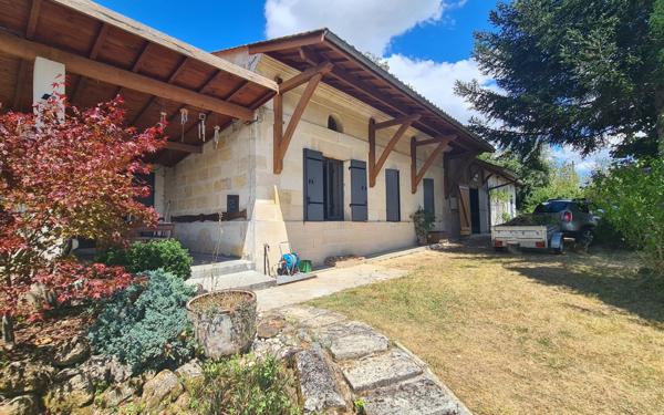 Maison à vendre    2 pièces •  Bourg