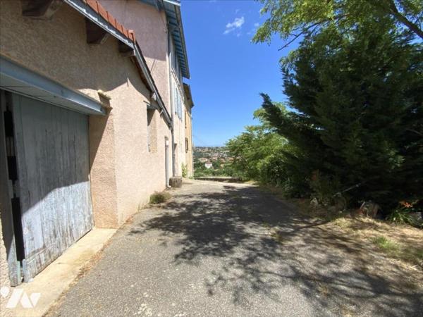 maison à rénover avec garage et terrain